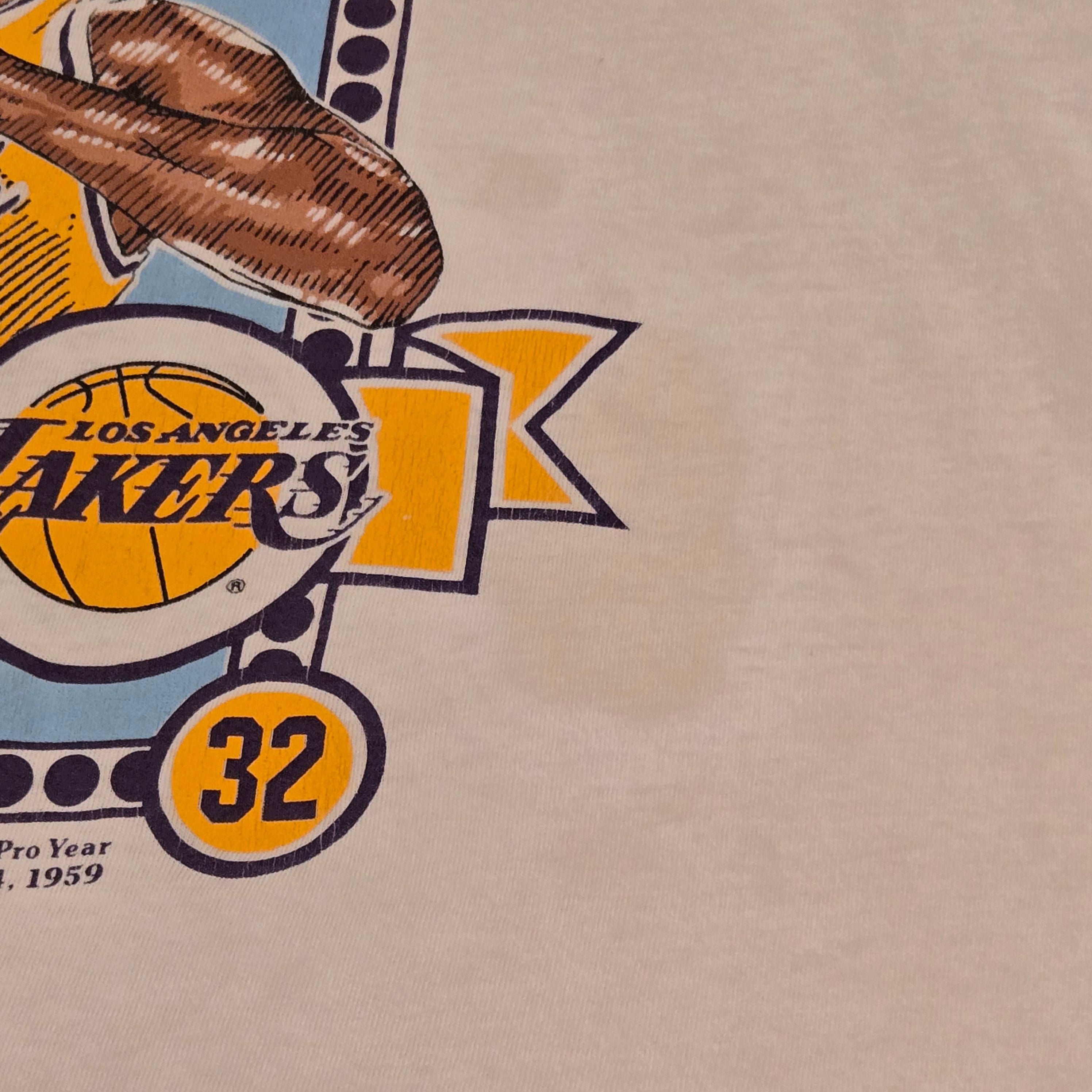 VTG Nutmeg Magic Johnson #32 White T-Shirt: Medium
