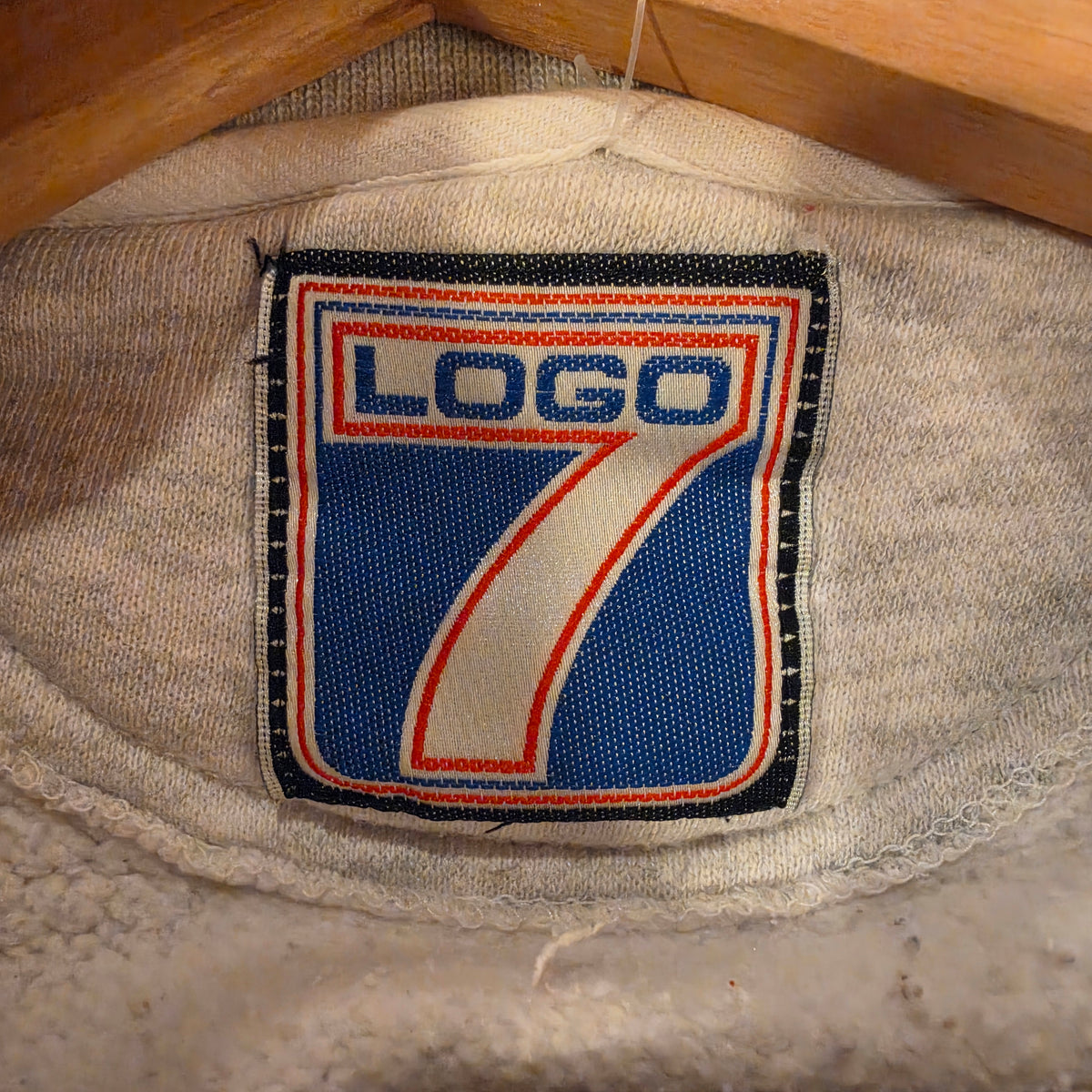 VTG Logo 7 Indianapolis Colts NFL Sweatshirt: XL