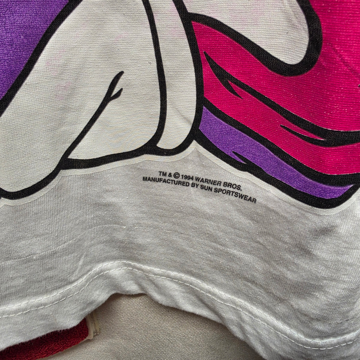 NWT VTG Looney Tunes Bugs Bunny White Graphic T-Shirt Deadstock: Medium