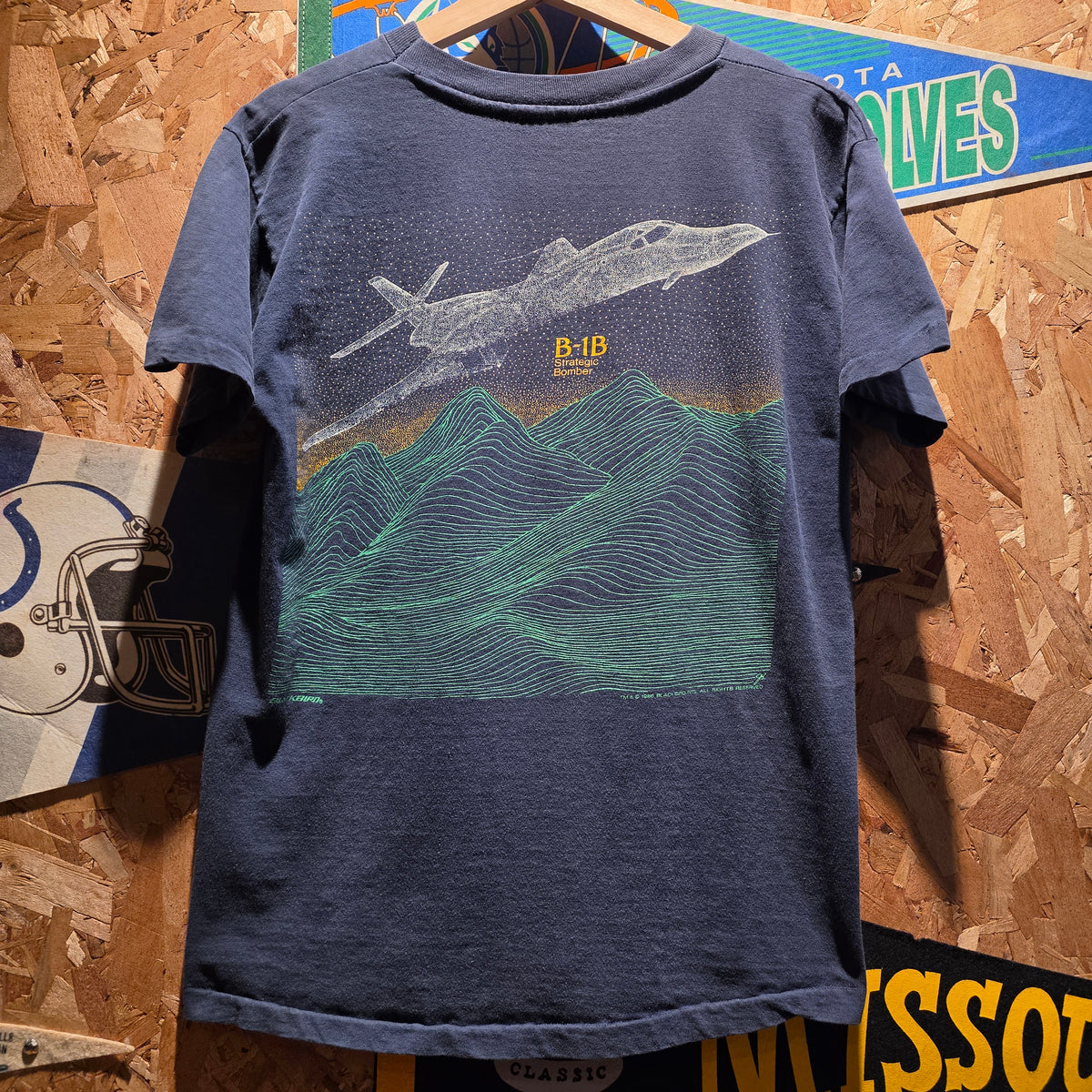 VTG Blackbird 1980s B-1B Strategic Bomber T-Shirt Single Stitched: Large