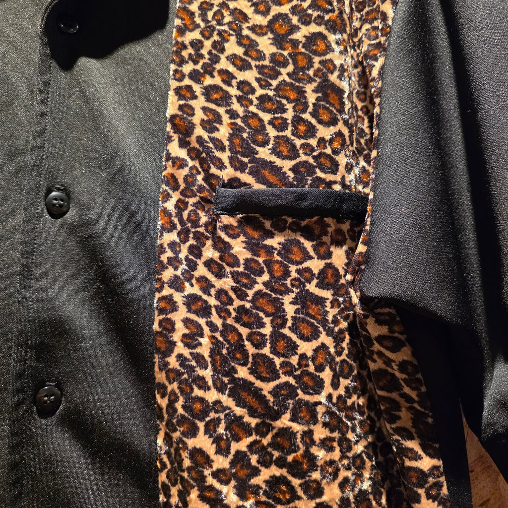 VTG Iz It U Shirt Mens Short Sleeve Button Front Rockabilly Lounge Leopard Bowling Button Up: M