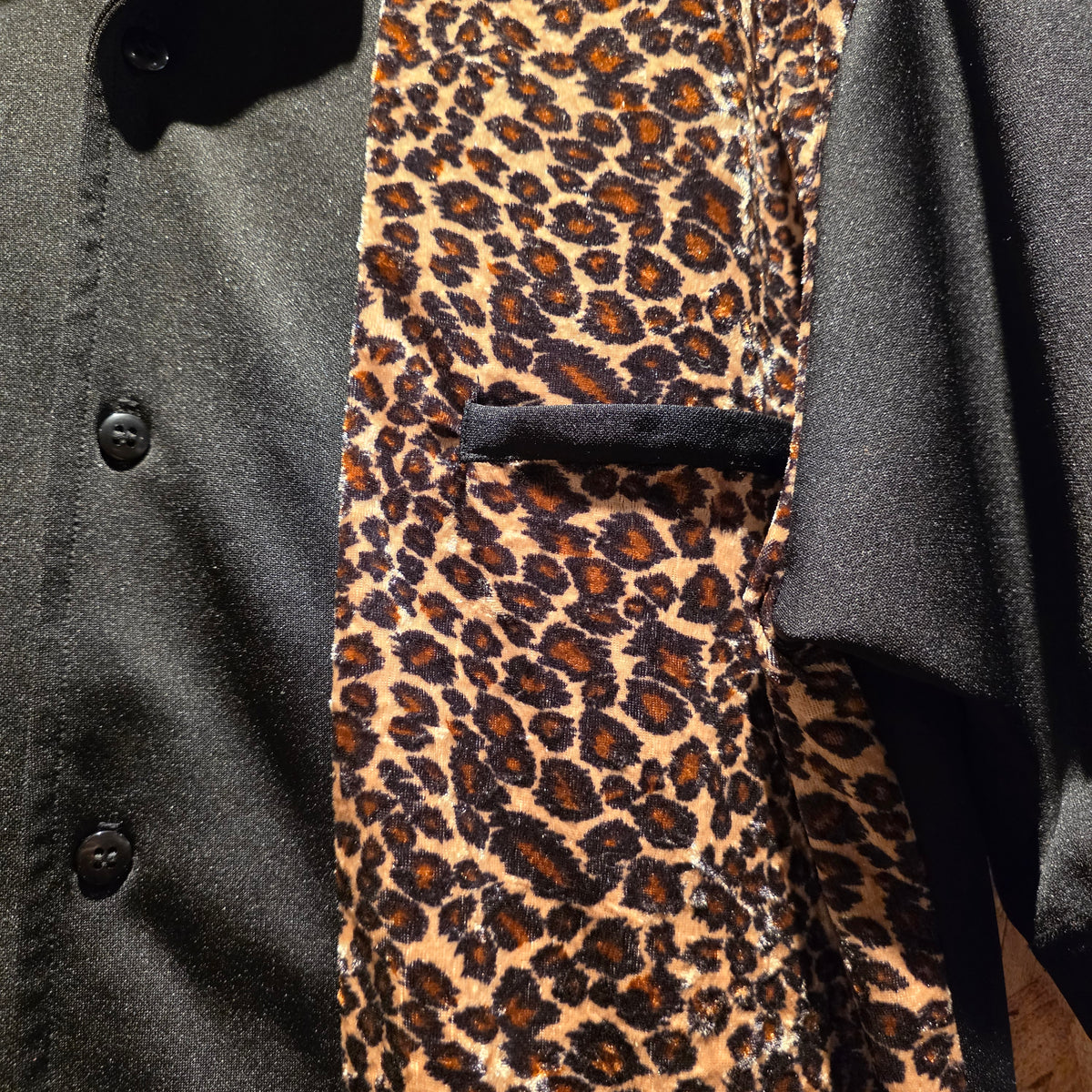 VTG Iz It U Shirt Mens Short Sleeve Button Front Rockabilly Lounge Leopard Bowling Button Up: M