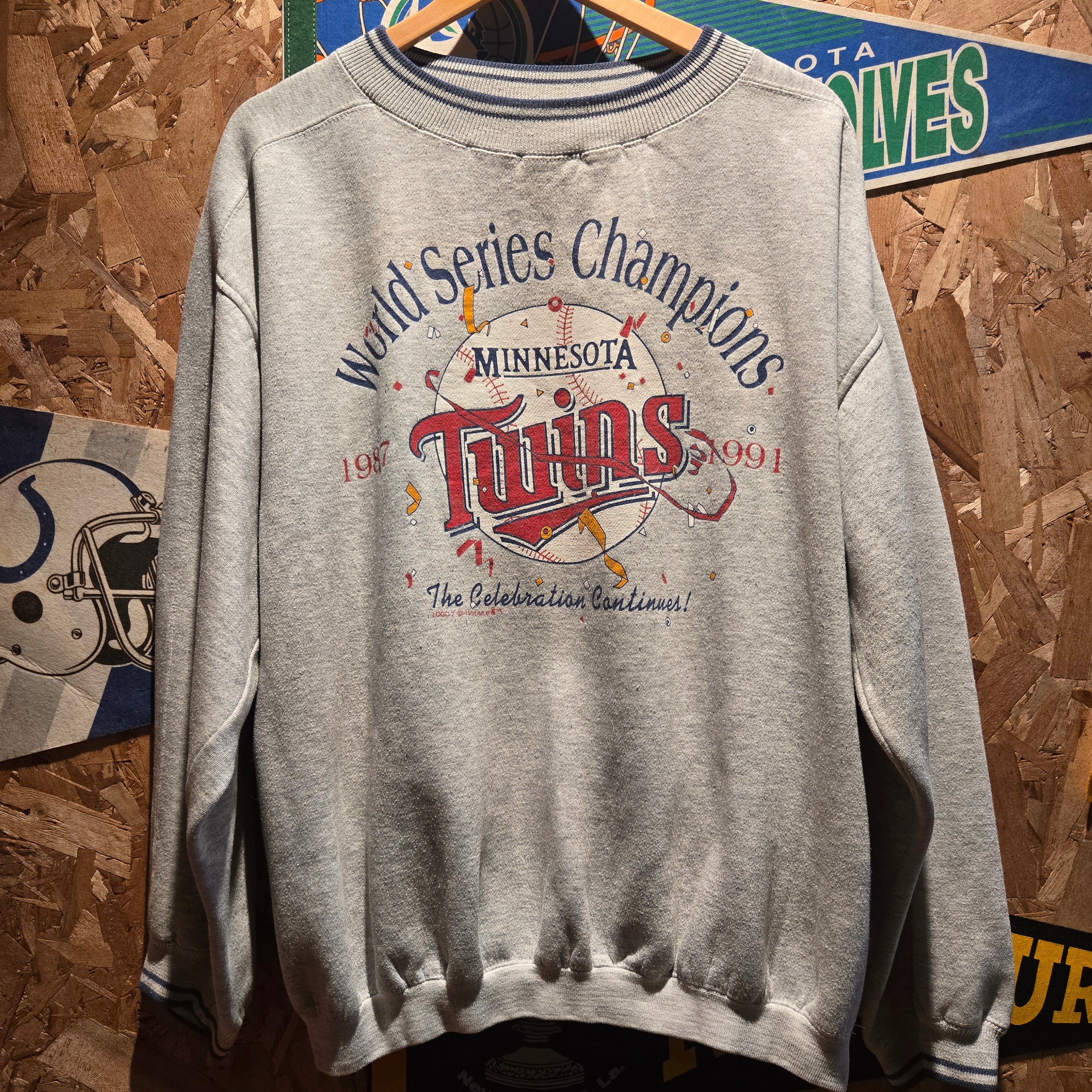 VTG 1991 Minnesota Twins World Series Champions Gray Sweatshirr Logo 7: XL