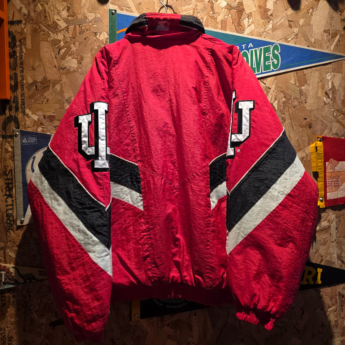 VTG NCAA Indiana Hoosiers Starter Puffer Jacket: Large