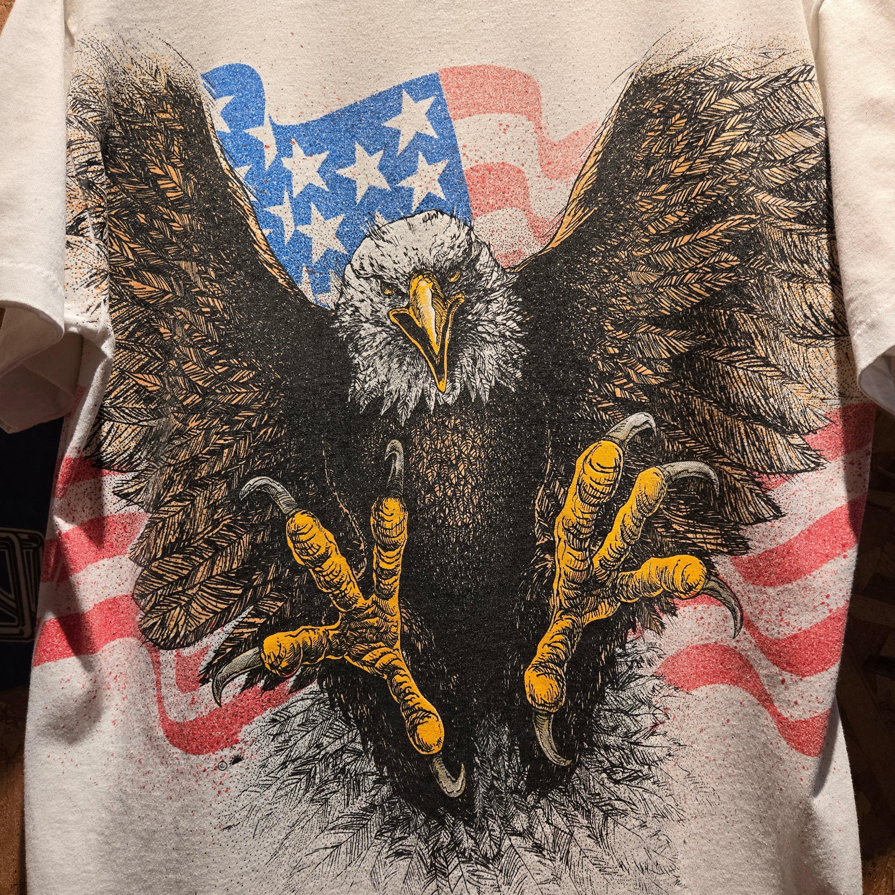 VTG Eagle AOP Single Stitch T-shirt Nature Patriotic USA Flag Shirt: XL