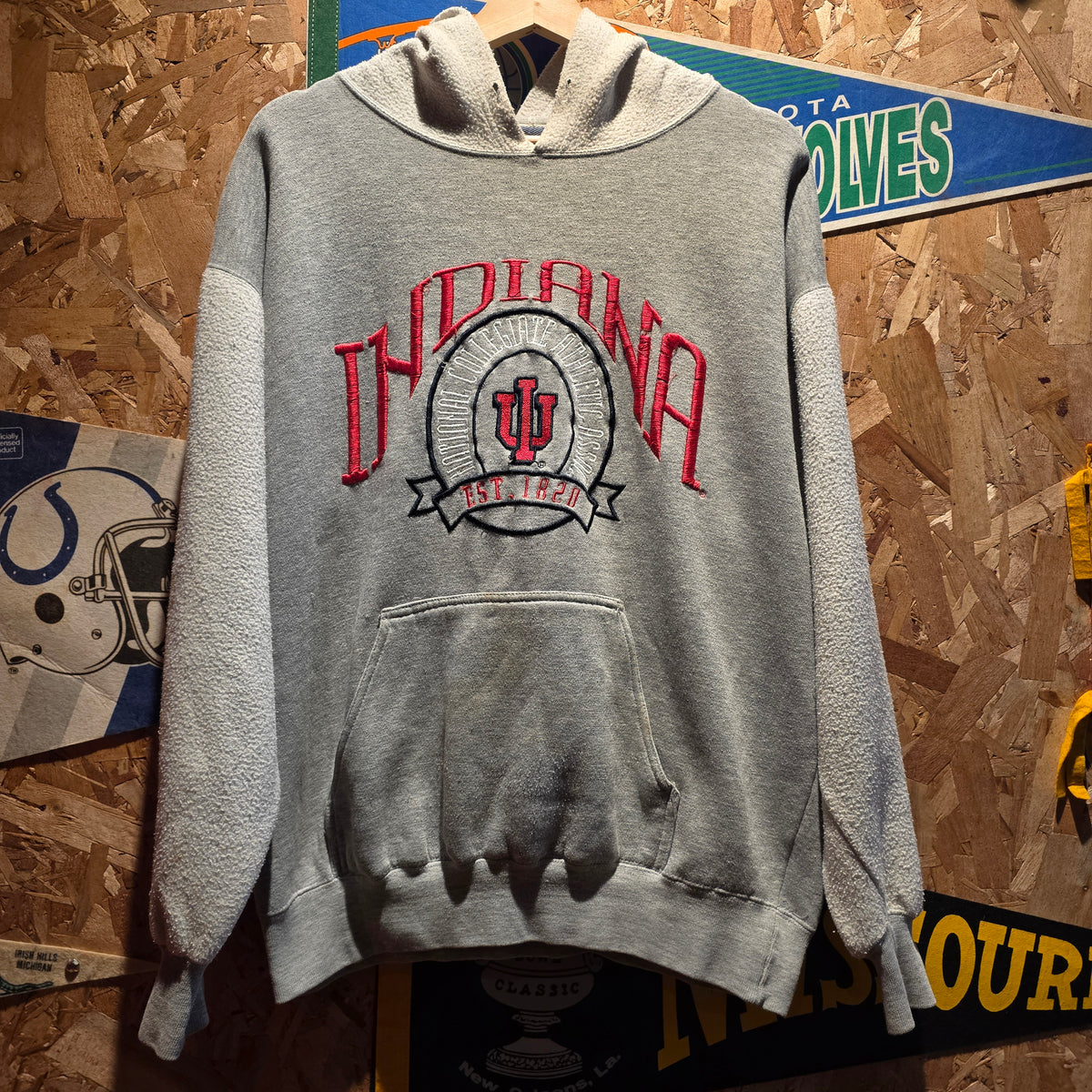 VTG Indiana University Hoosiers Lee Sport Pullover Hoodie: Medium
