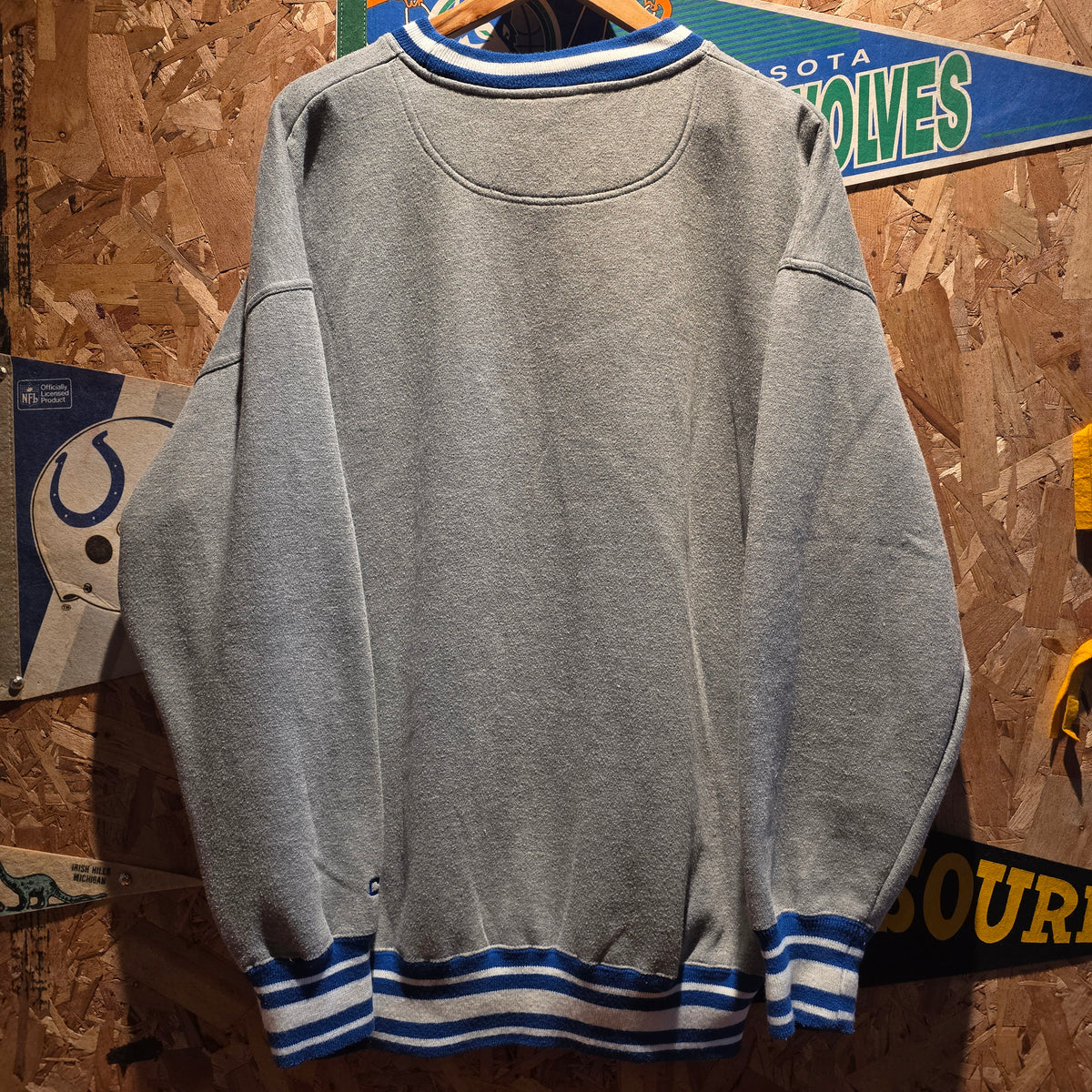 VTG Crable Sports University Of Kentucky Wildcats Gray Sweatshirt: XL