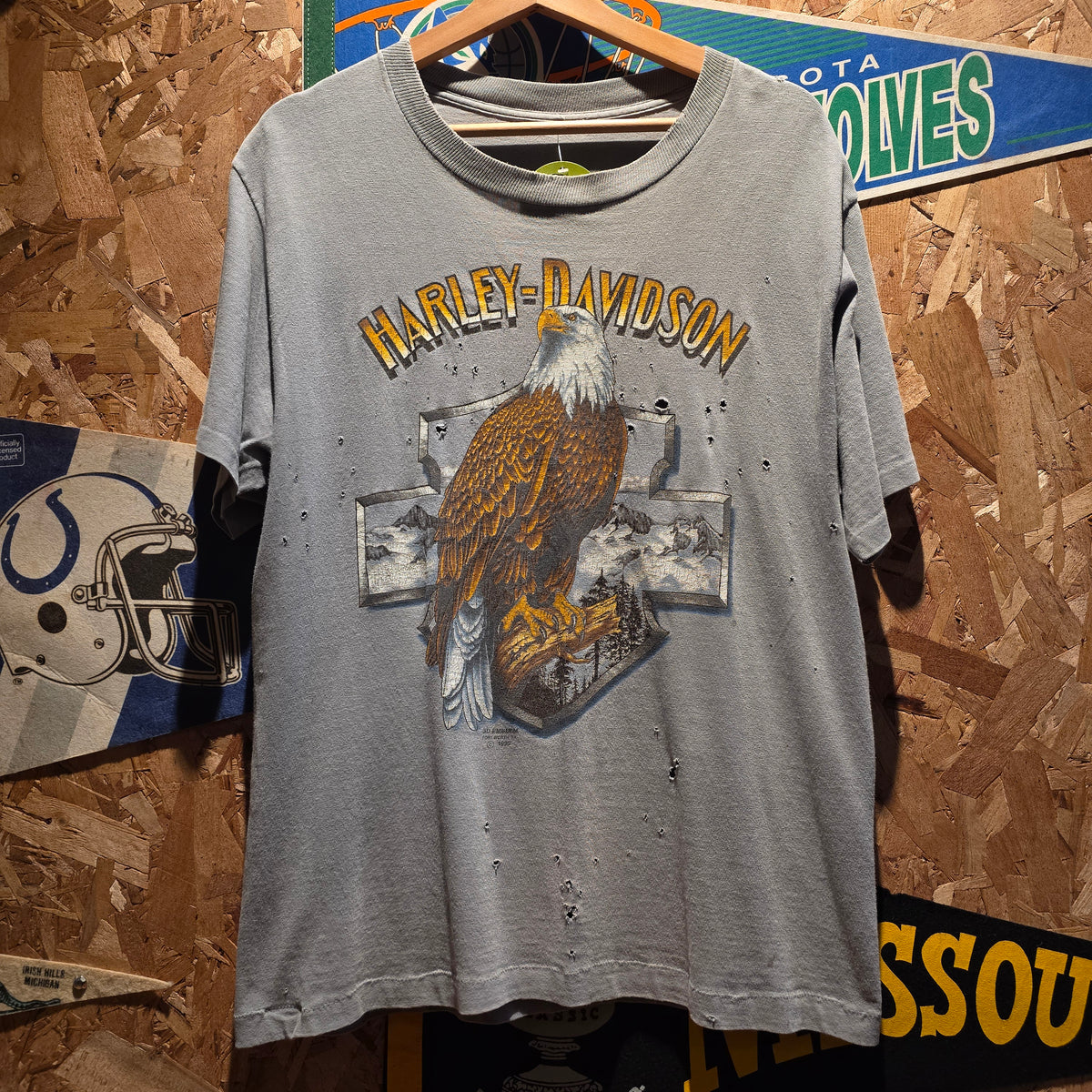 VTG Distressed 3D Emblem Harley Davidson Eagle Suburban Motors T-Shirt: Large