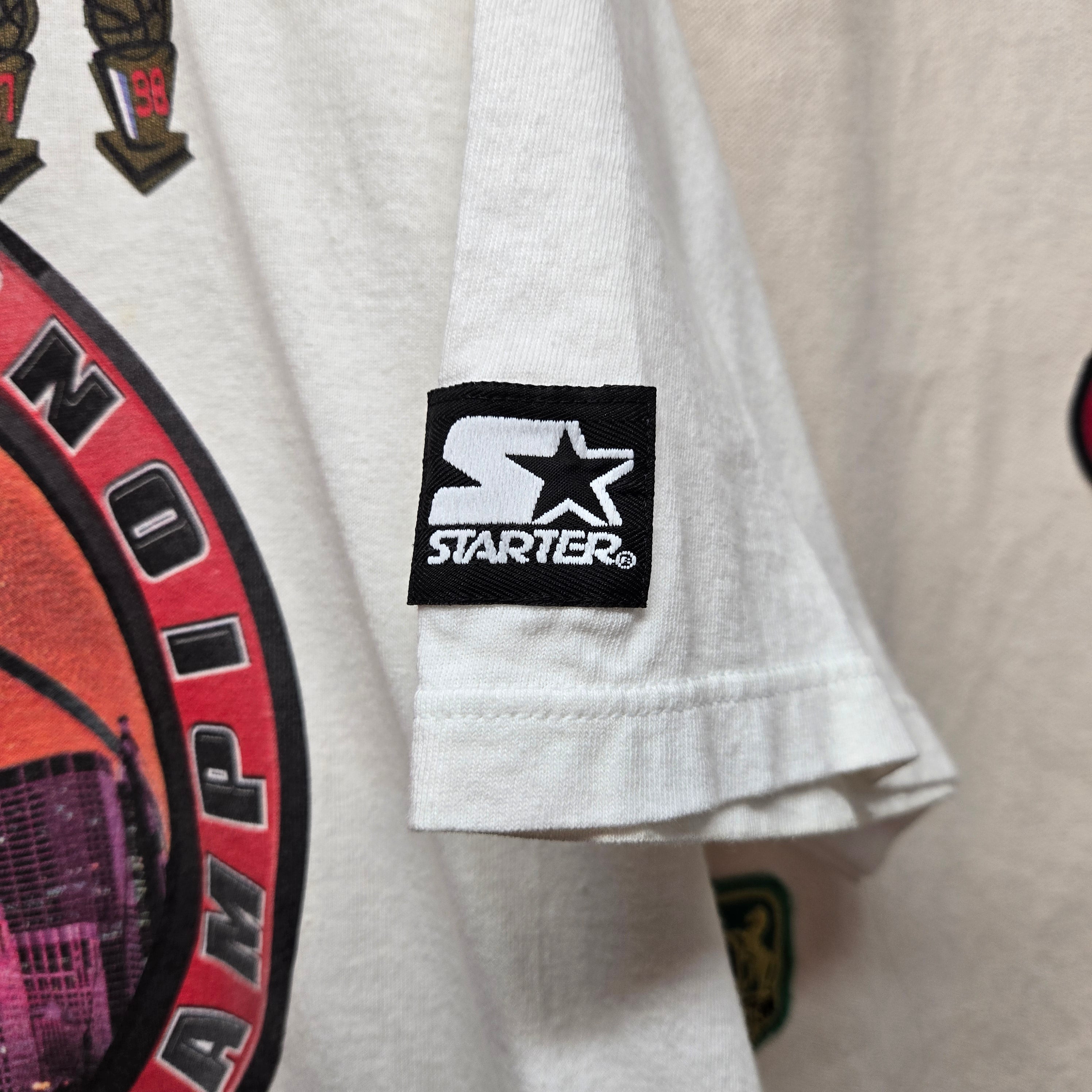 VTG Starter Chicago Bulls Repeat 3-Peat Graphic T-Shirt: XL