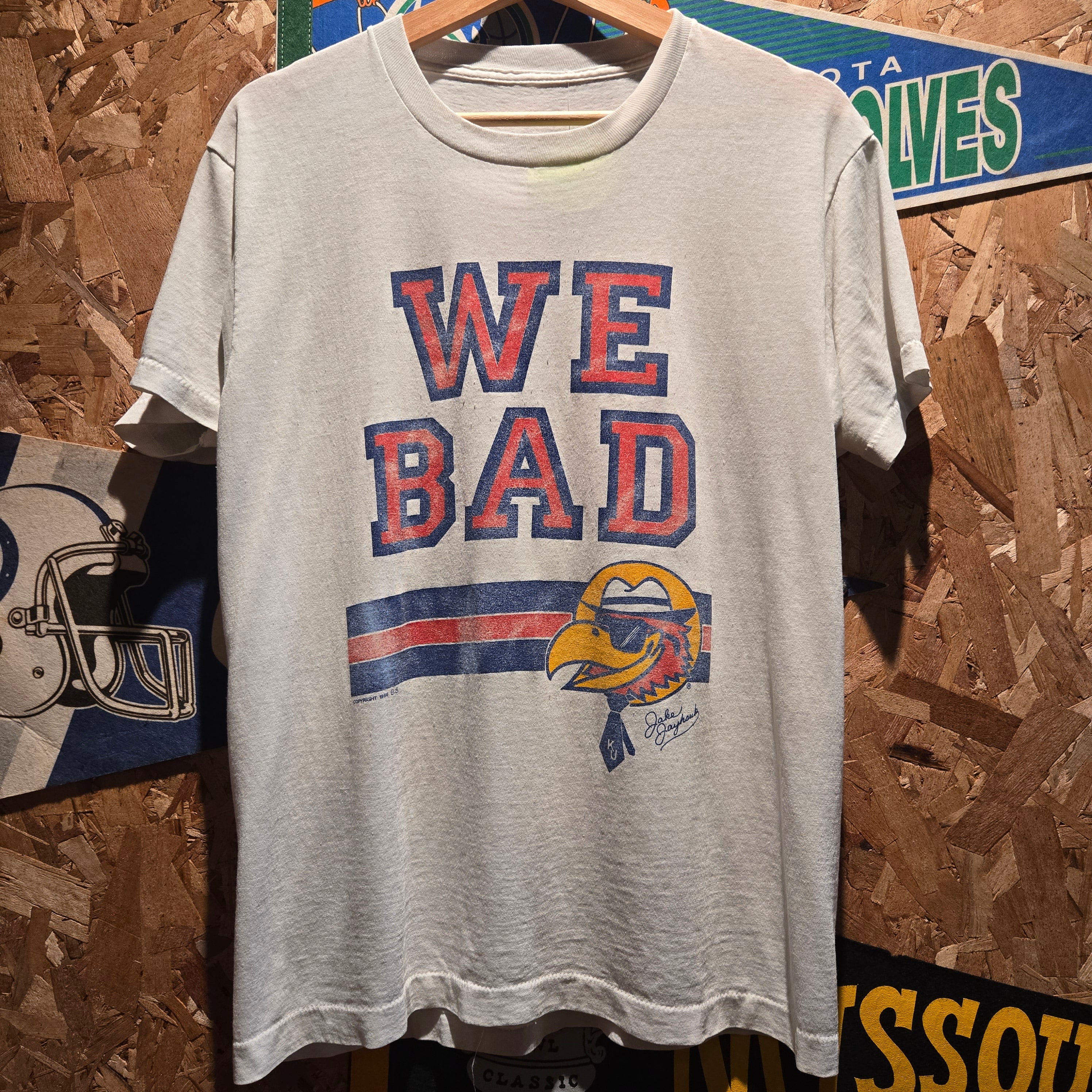 VTG Snikers Kick It USA Youth Soccer Grey T-shirt: Medium