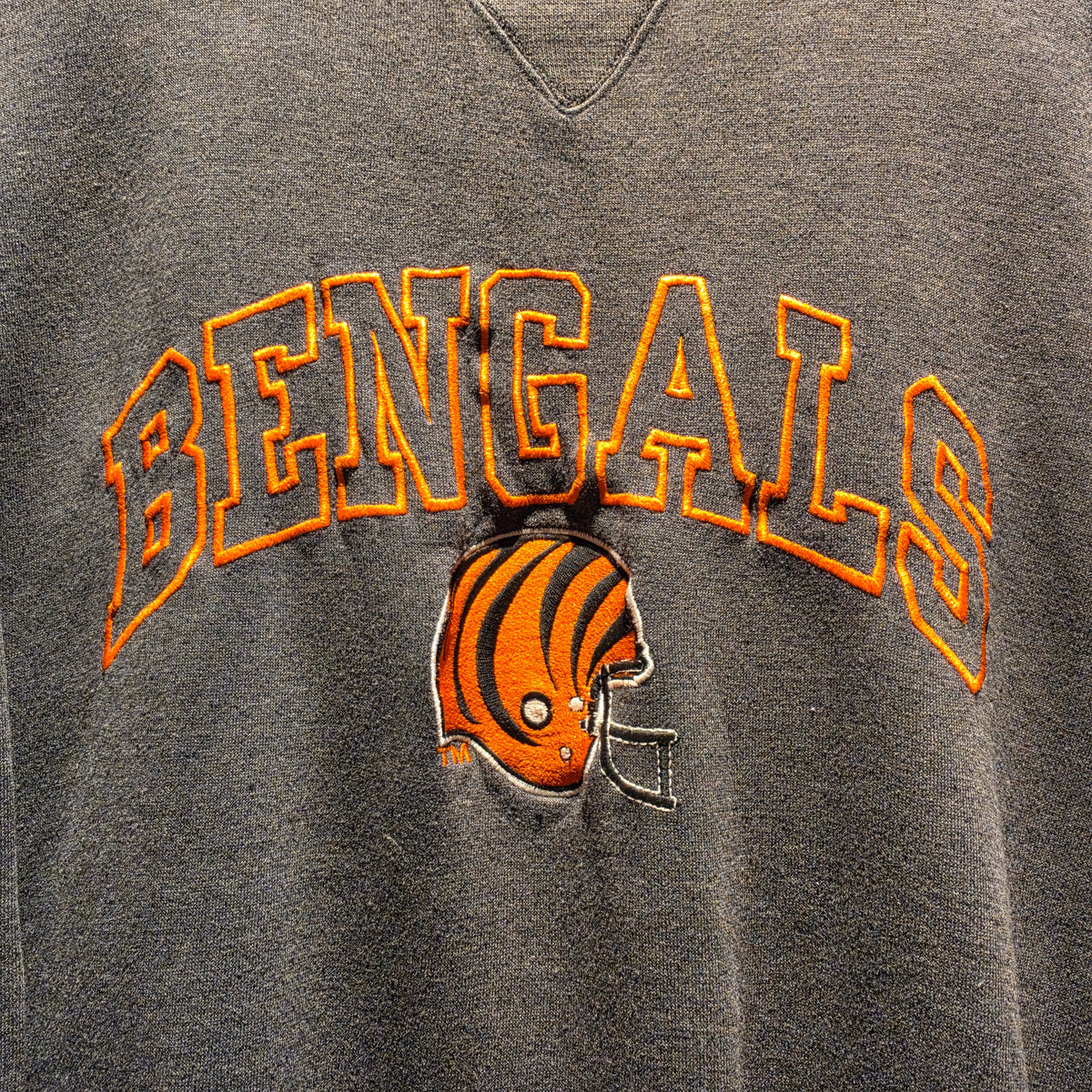 VTG Logo 7 Cincinnati Bengals Crewneck Sweatshirt: Large