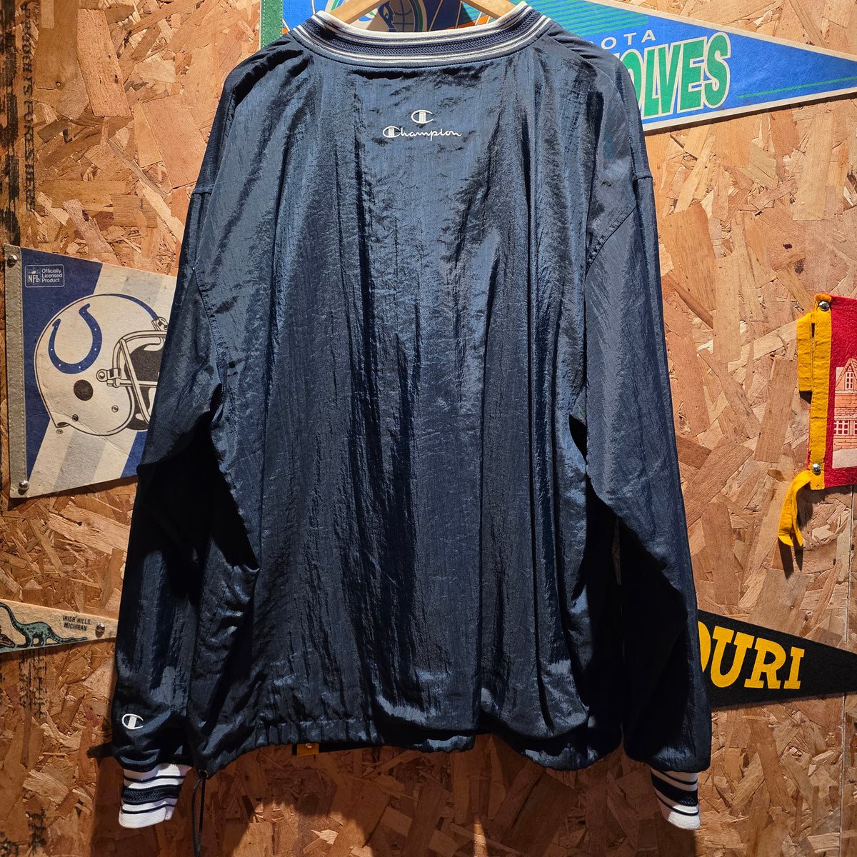 VTG Champion Butler Bulldogs Windbreaker: XL
