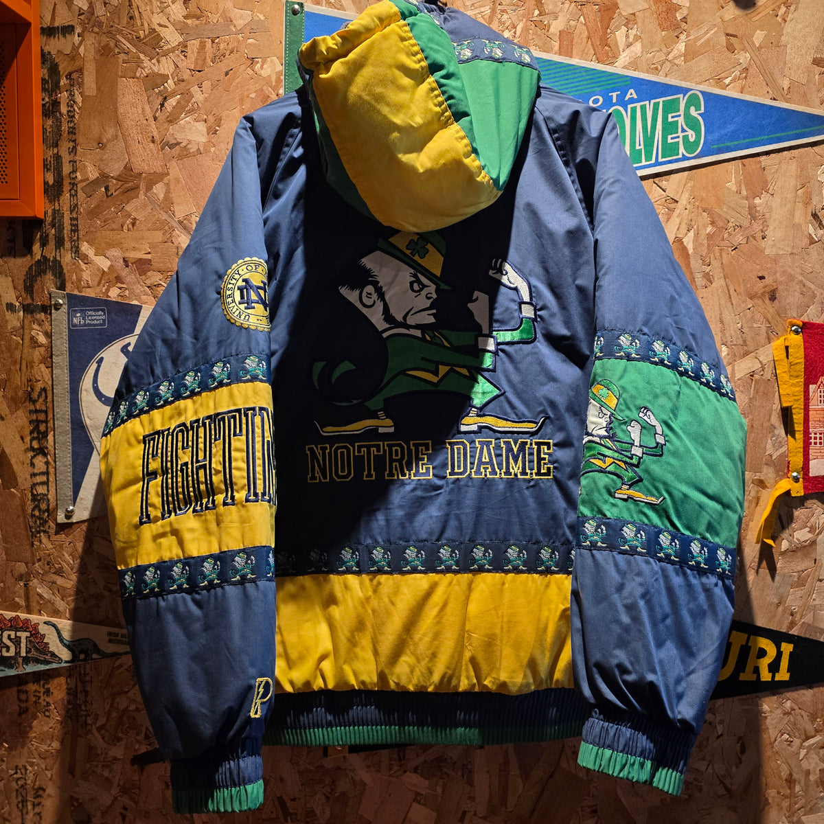 Vintage 90s Notre Dame Fighting Irish Pro Player Puffer Jacket: Large