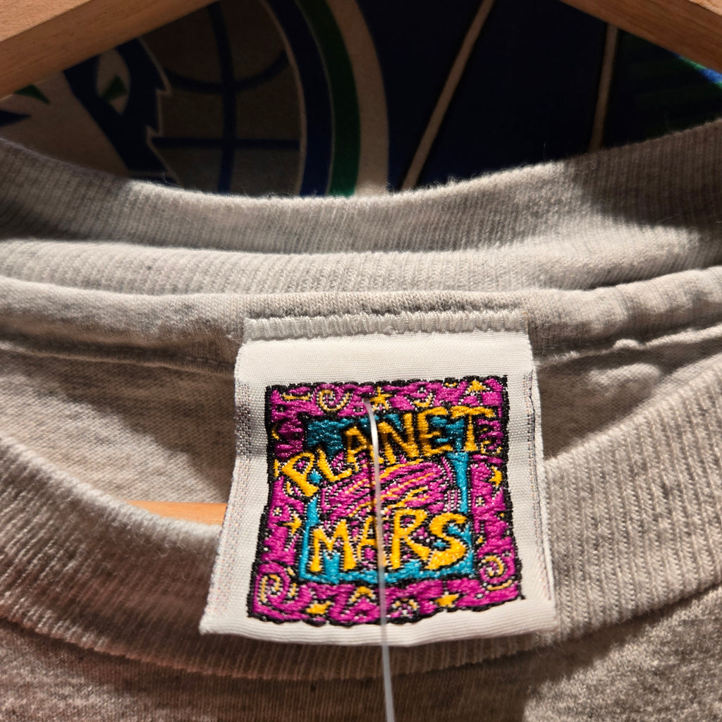 VTG Snikers Kick It USA Youth Soccer Grey T-shirt: Medium