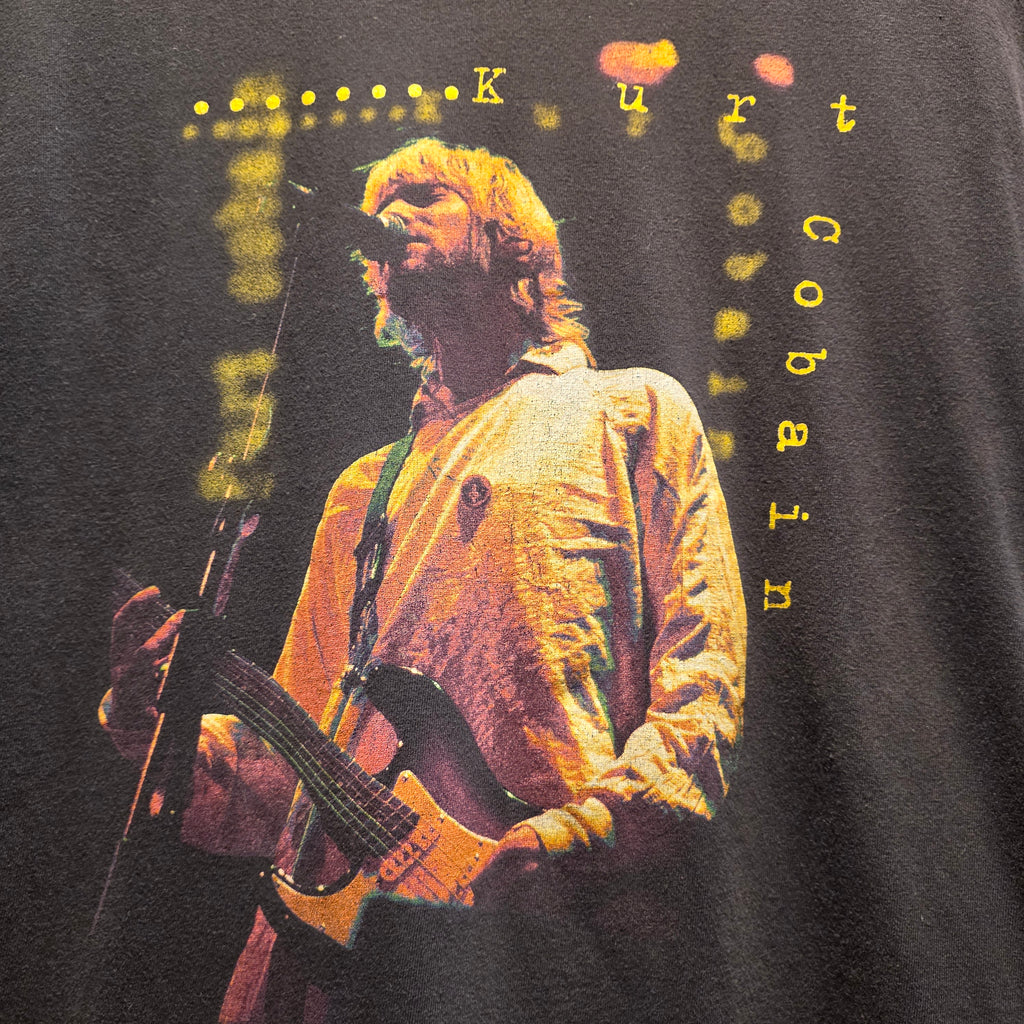 Vtg 2004 Kurt Cobain Nirvana T-Shirt Mens Band Tee Grunge Y2k: Medium