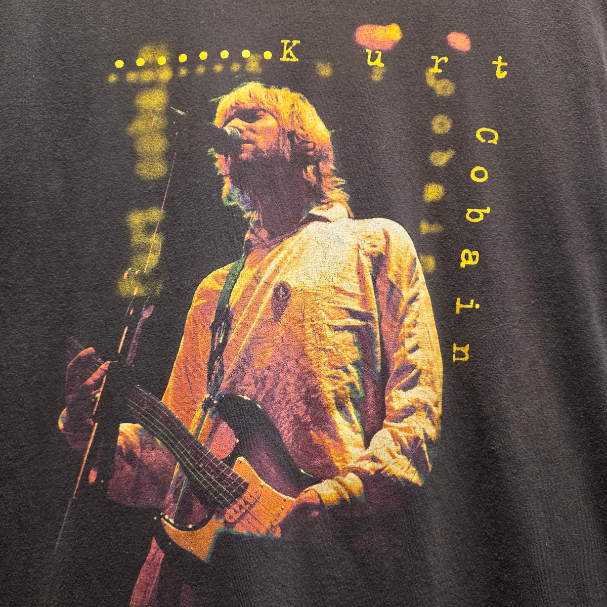 Vtg 2004 Kurt Cobain Nirvana T-Shirt Mens Band Tee Grunge Y2k: Medium