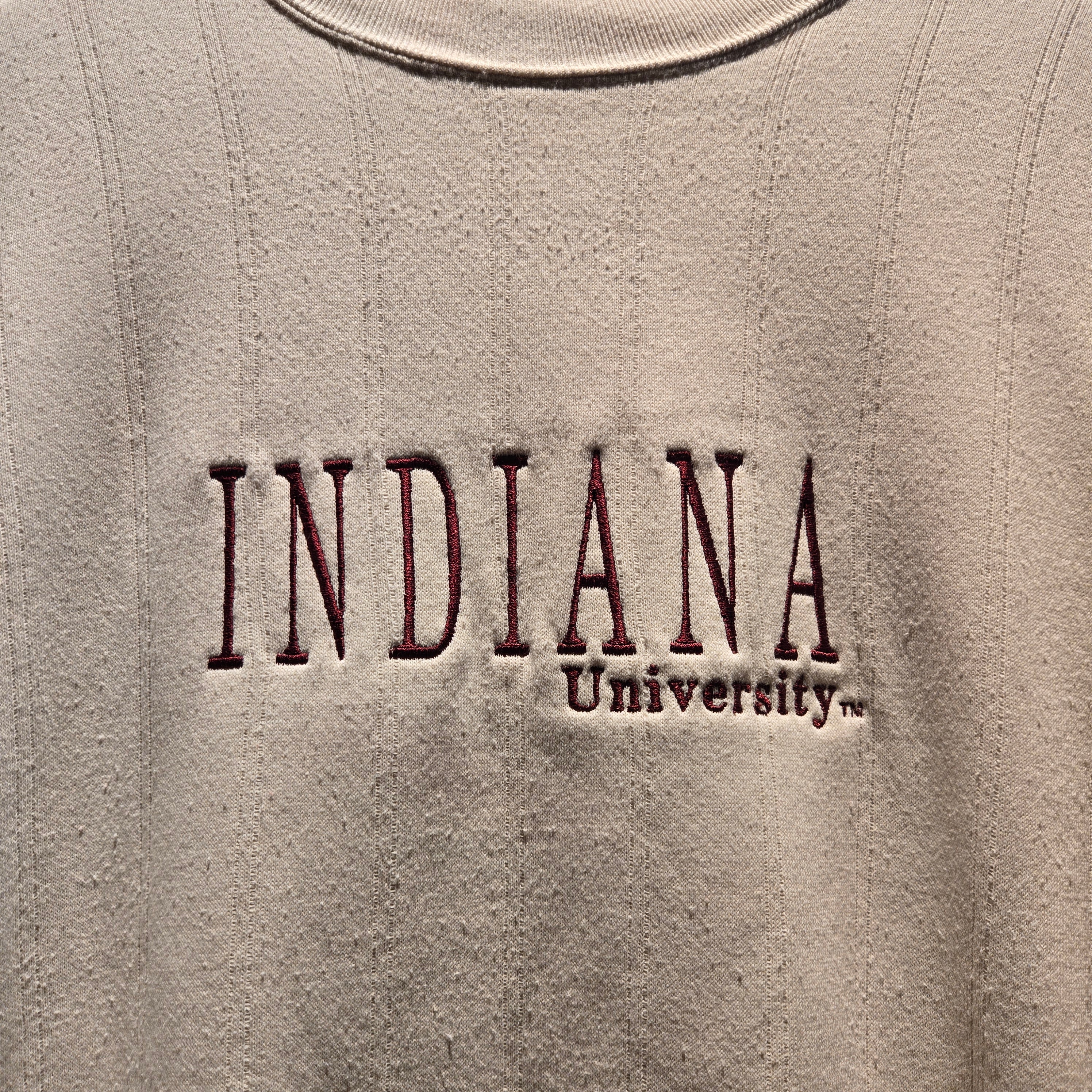 VTG Indiana Hoosiers University Benchmark Cream Sweatshirt: Large