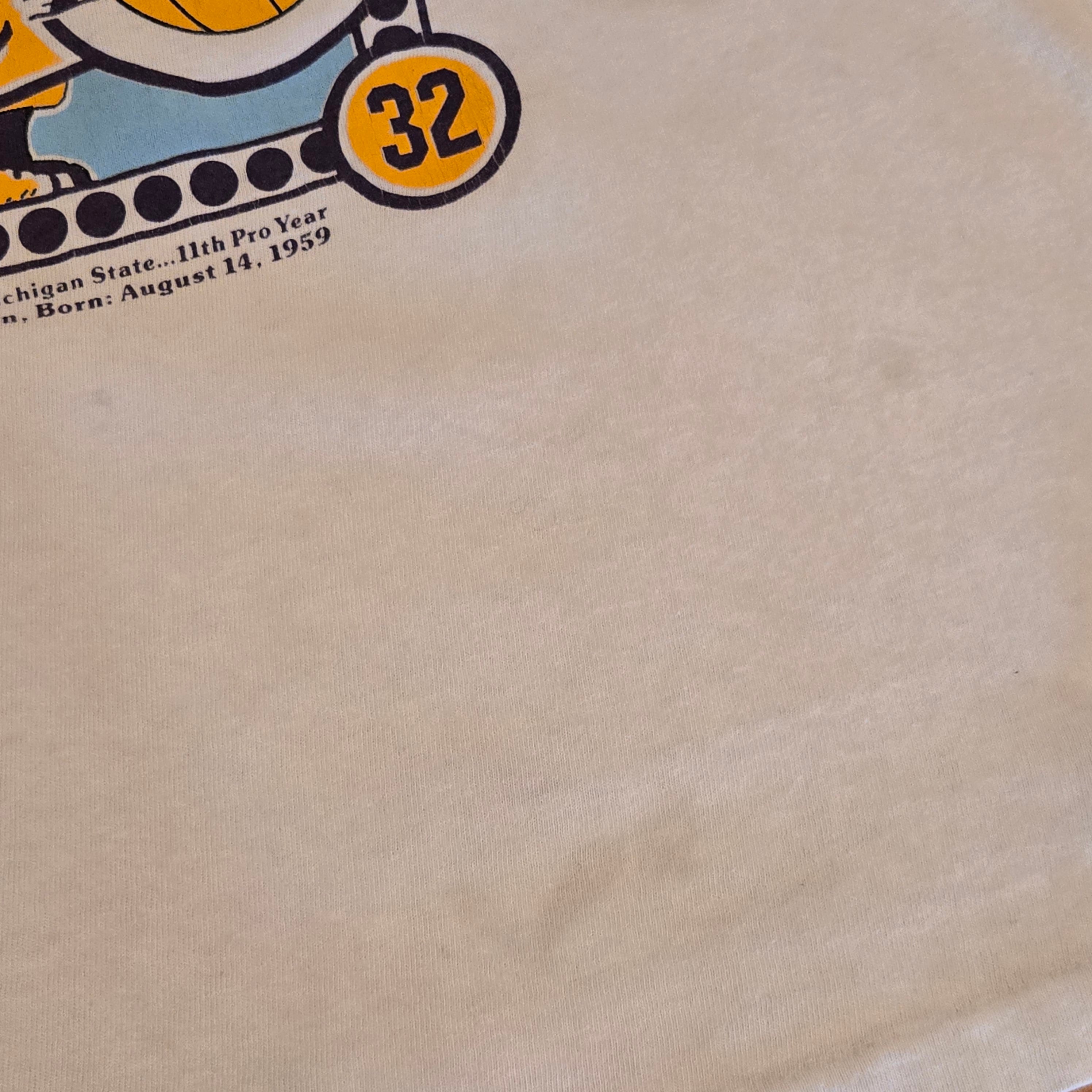 VTG Nutmeg Magic Johnson #32 White T-Shirt: Medium