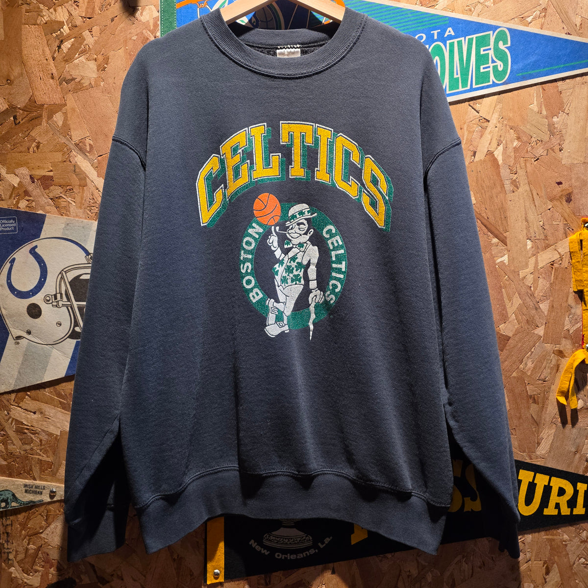 VTG 90's Boston Celtics NBA Navy Sweatshirt: XL