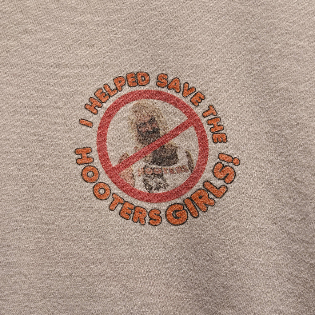 VTG Hooters She's Staying White T-Shirt Single Stitch: Medium