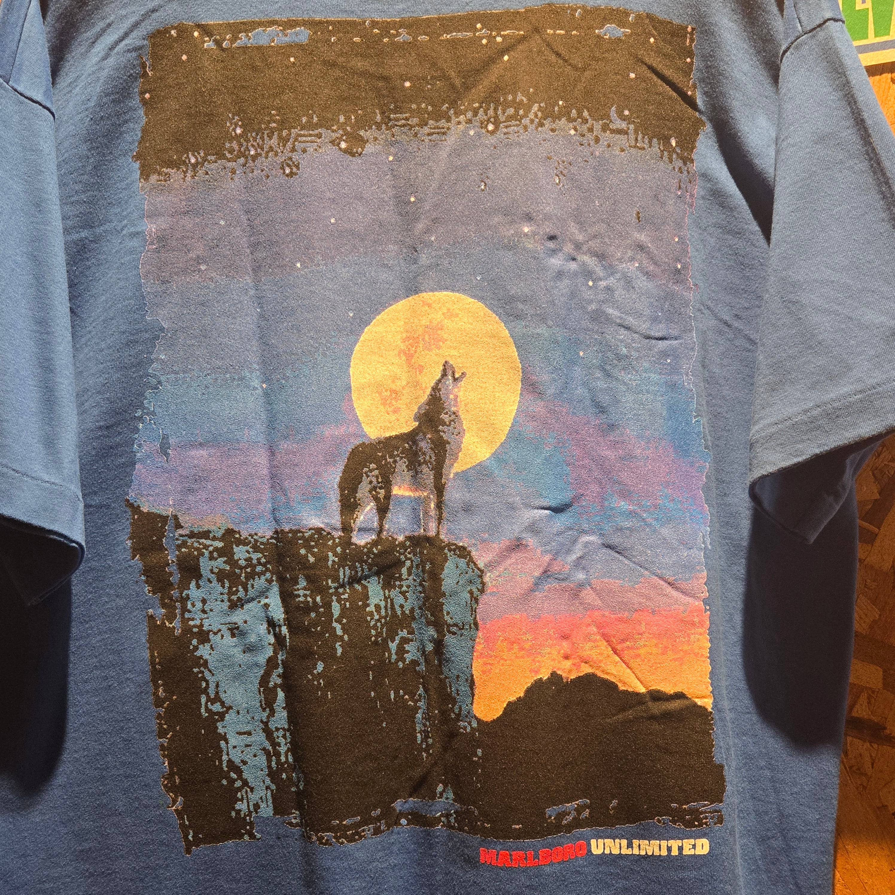 VTG Marlboro Unlimited Wolf Howling Made In USA Blue T-Shirt: XL