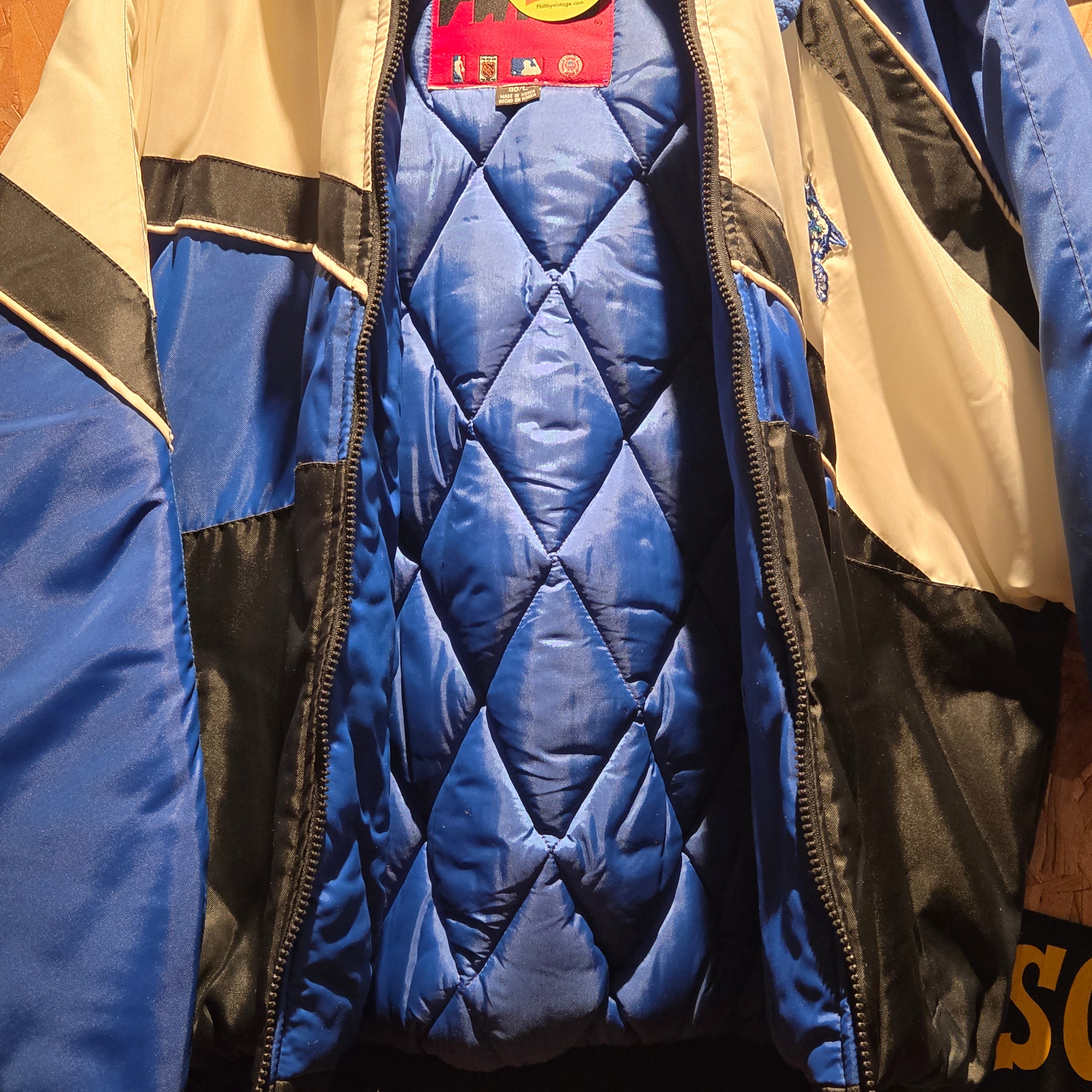 VTG Kentucky Wildcats Hooded Puffer Jacket Fans Gear: Large