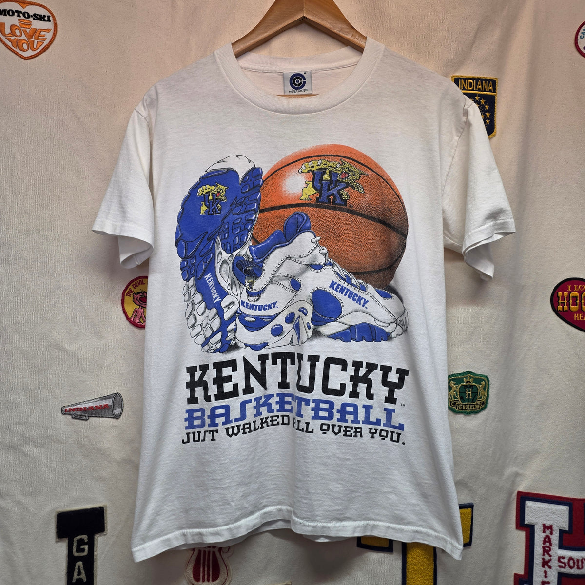 VTG University Of Kentucky Wildcats Basketball Just Walked All Over You: Medium
