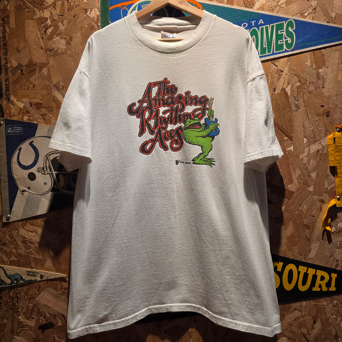 VTG The Amazing Rythem Aces Whote Graphic T-Shirt: XL