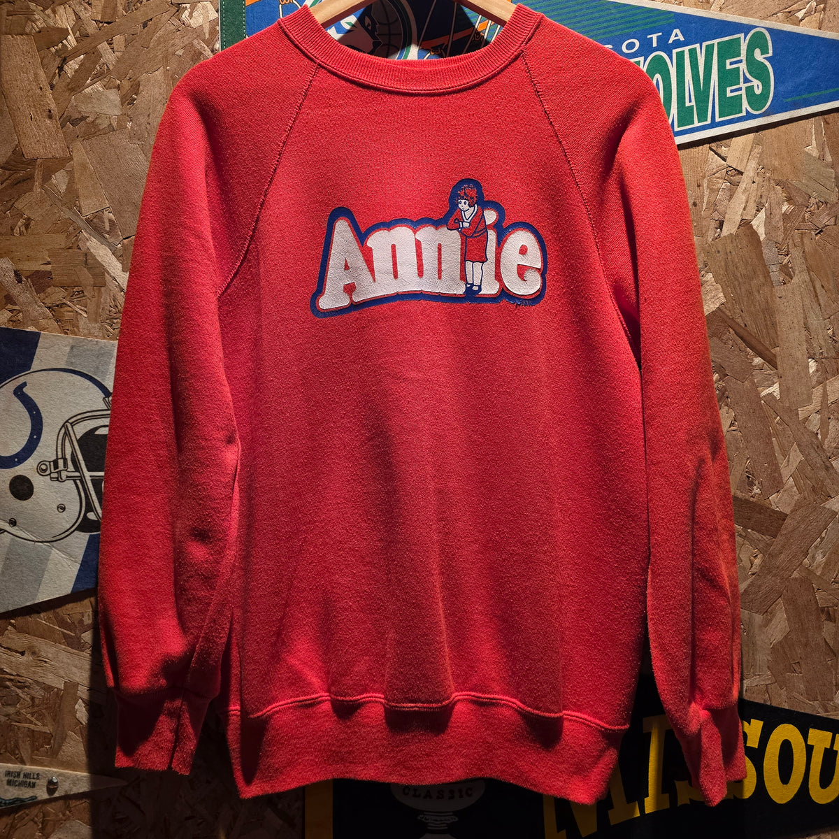 VTG 80's Annie Red Crewneck: Large