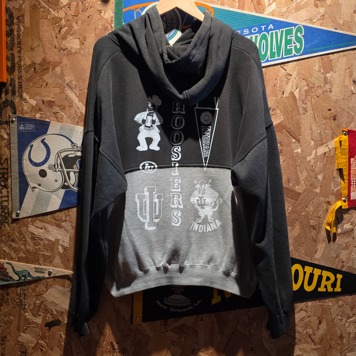 VTG Three Toned Indiana University Hoosiers Hoodie: XL