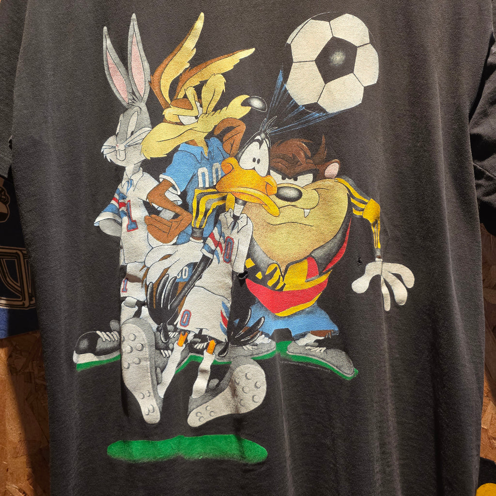 VTG 1993 Looney Tunes Soccer Black T-Shirt Bugs Bunny Taz: Large
