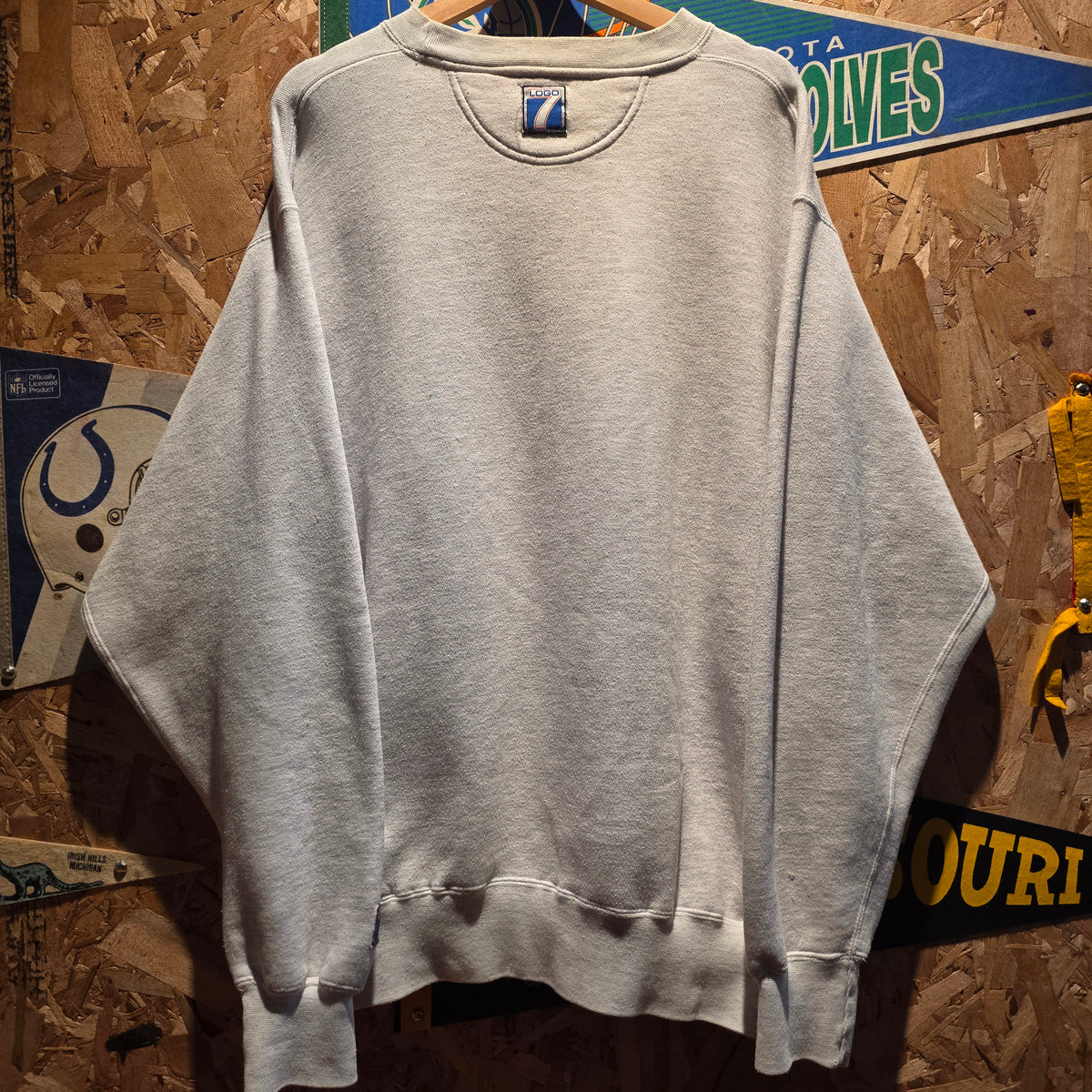 VTG Logo 7 Indianapolis Colts NFL Sweatshirt: XL