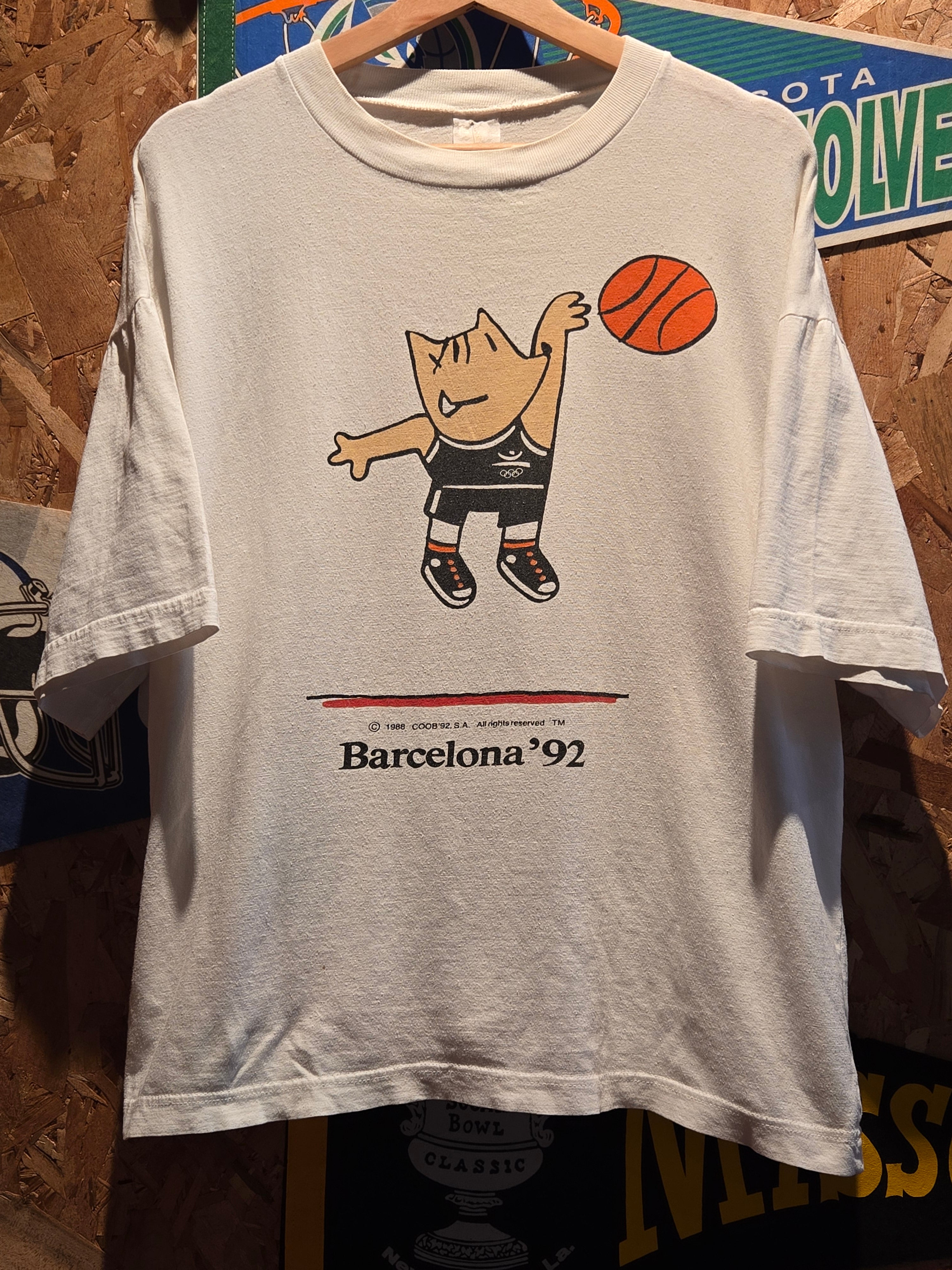 VTG 1992 Barcelona Basketball White T-Shirt :XL – Philthy Vintage