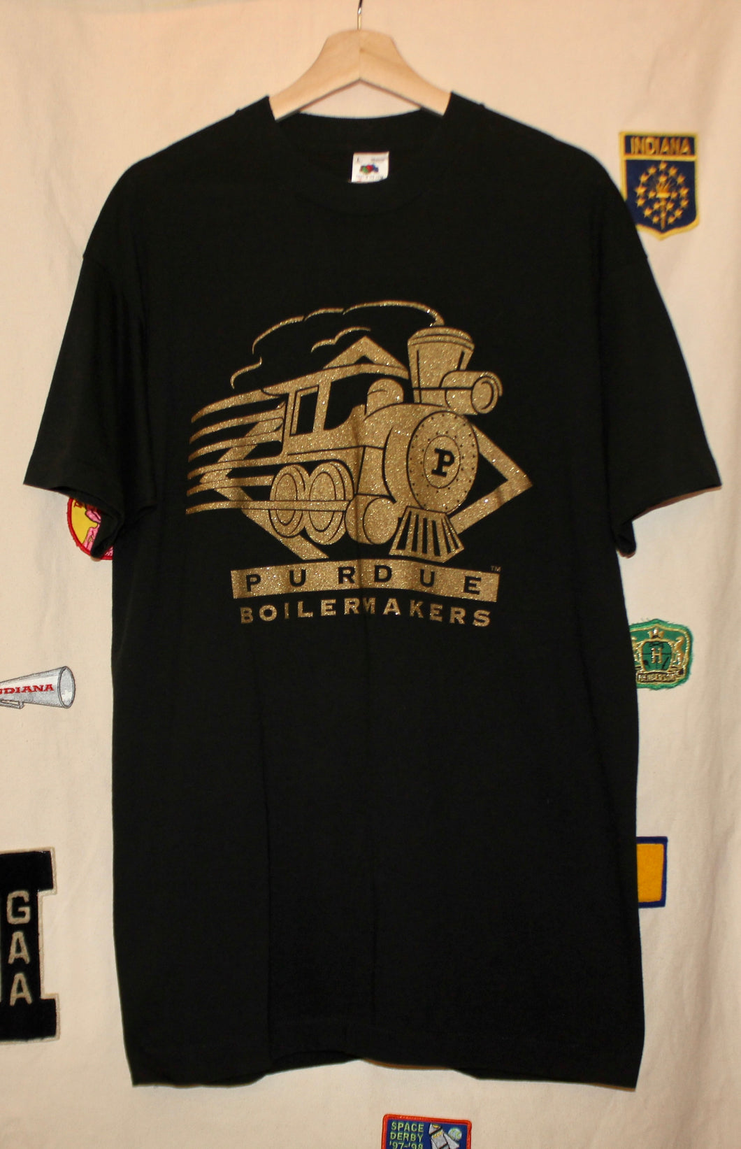 Purdue University Boilermakers T-Shirt: L