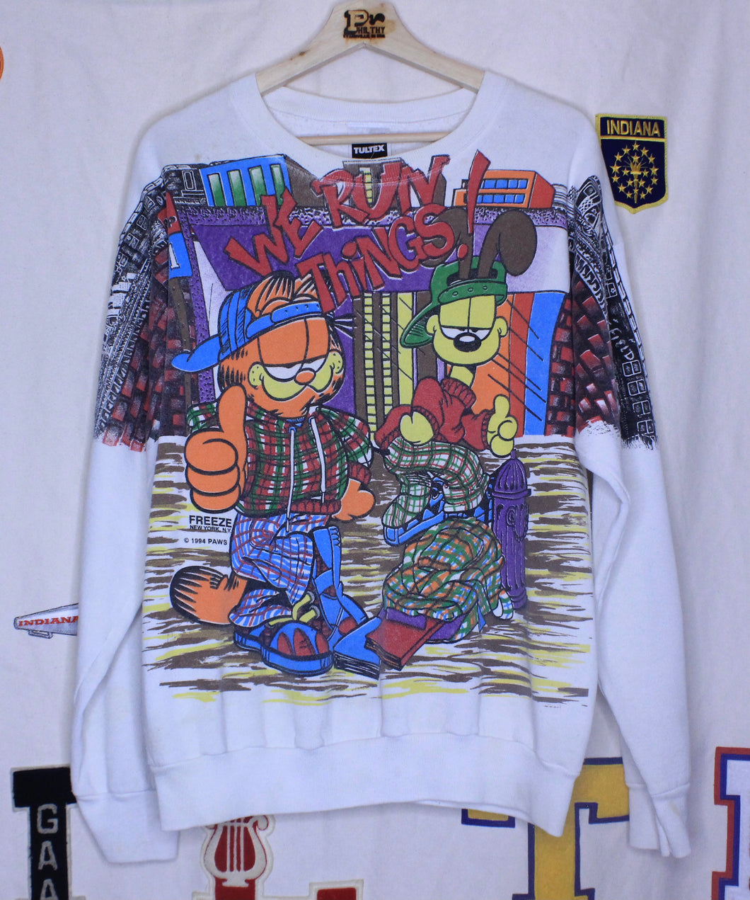 Vintage Freeze Garfield & Odie We Run Things All Over Print White Crewneck Sweatshirt: M