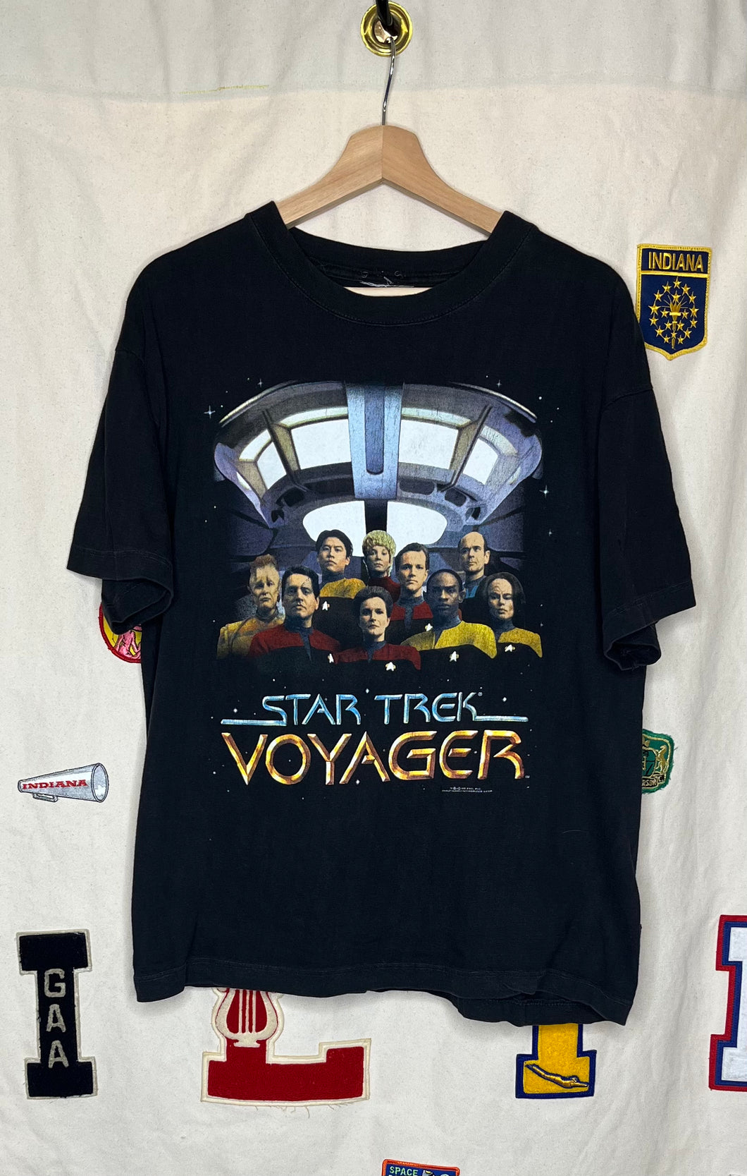 Vintage Star Trek Voyager Black T-Shirt: XL