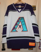 Load image into Gallery viewer, Arizona Diamondbacks Hockey Jersey: M
