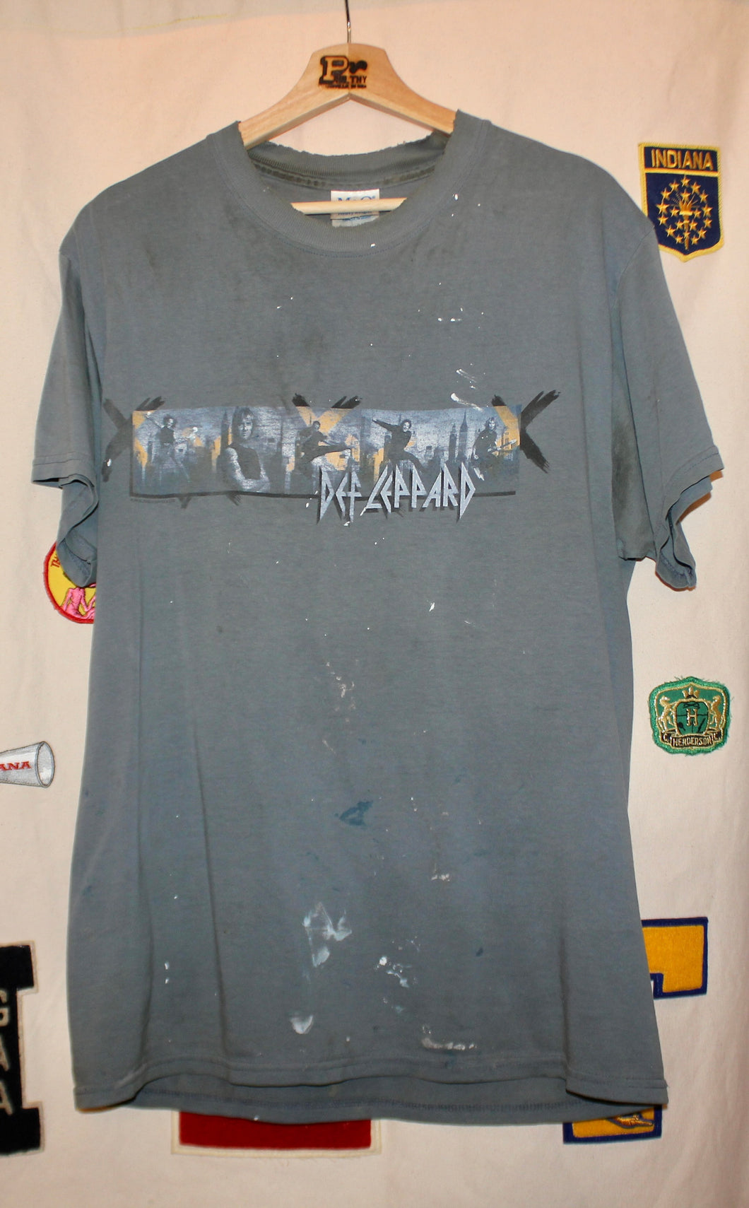 Def Leppard Thrashed T-Shirt: L