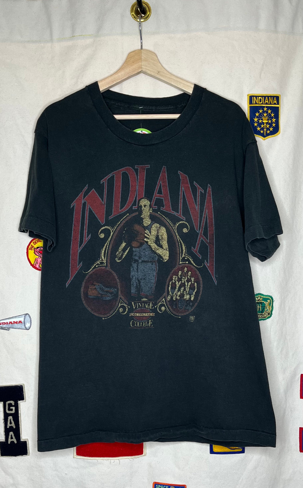 Indiana University Basketball T-Shirt: XL