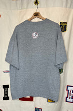Load image into Gallery viewer, VTG 1999 MLB New York Yankees Kanji Majestic Grey T-Shirt: L
