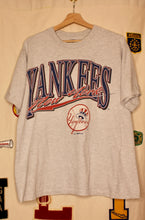 Load image into Gallery viewer, Logo7 New York Yankees T-Shirt: L
