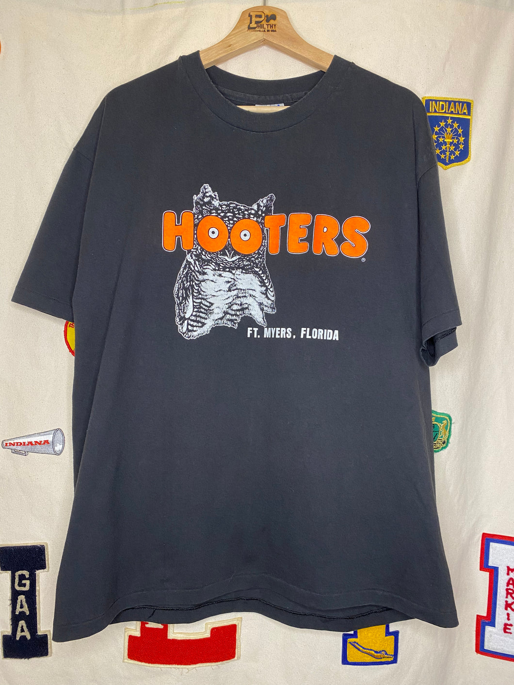 Hooters Ft. Myers Florida Double-Sided T-Shirt: XL