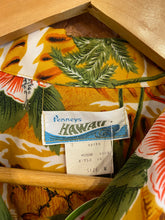 Load image into Gallery viewer, 70s Penneys Hawaiian Button-Up Shirt: Medium
