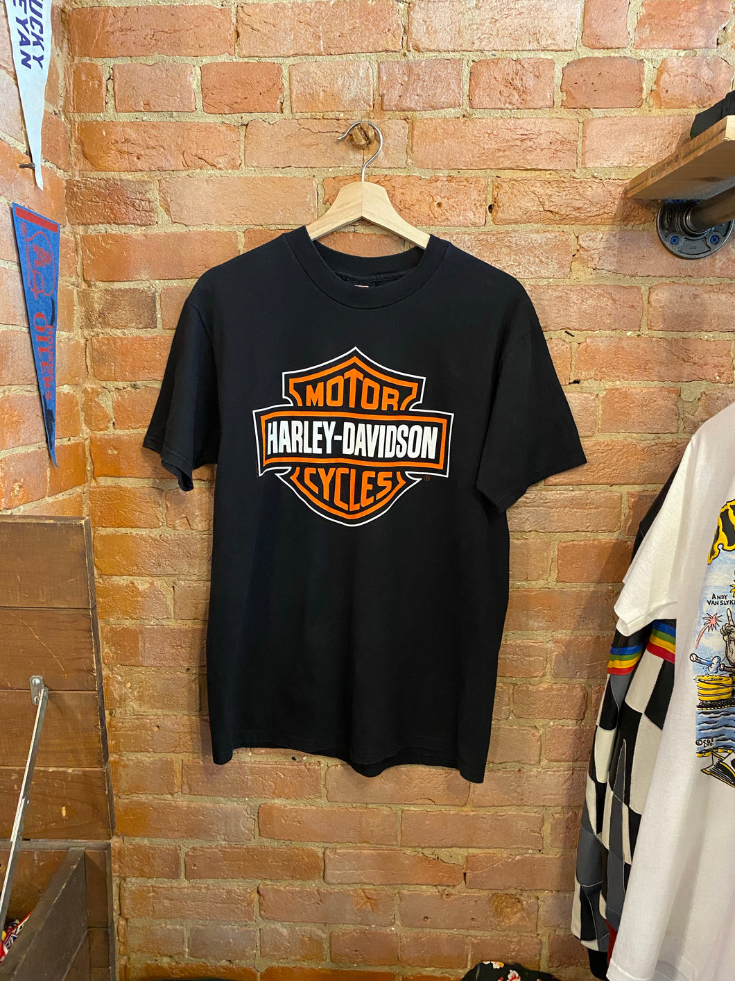 Harley Davidson Logo Milwaukee T-shirt: Medium