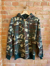 Load image into Gallery viewer, Vintage Camo Zip-up Hoodie: M
