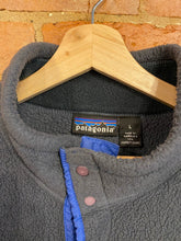 Load image into Gallery viewer, Patagonia Fleece Pullover: L
