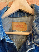 Load image into Gallery viewer, Vintage Levi’s Denim Jacket: Medium
