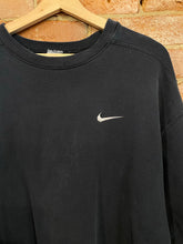 Load image into Gallery viewer, Vintage Nike Crewneck: M
