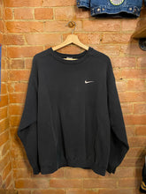 Load image into Gallery viewer, Vintage Nike Crewneck: M
