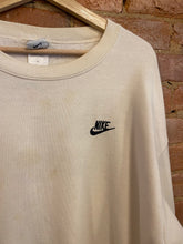 Load image into Gallery viewer, Nike Pullover Crewneck: XL
